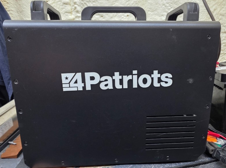 4PATRIOTS 1800w 12V Portable Power Generator | SOLAR PANELS NOT INCLUDED