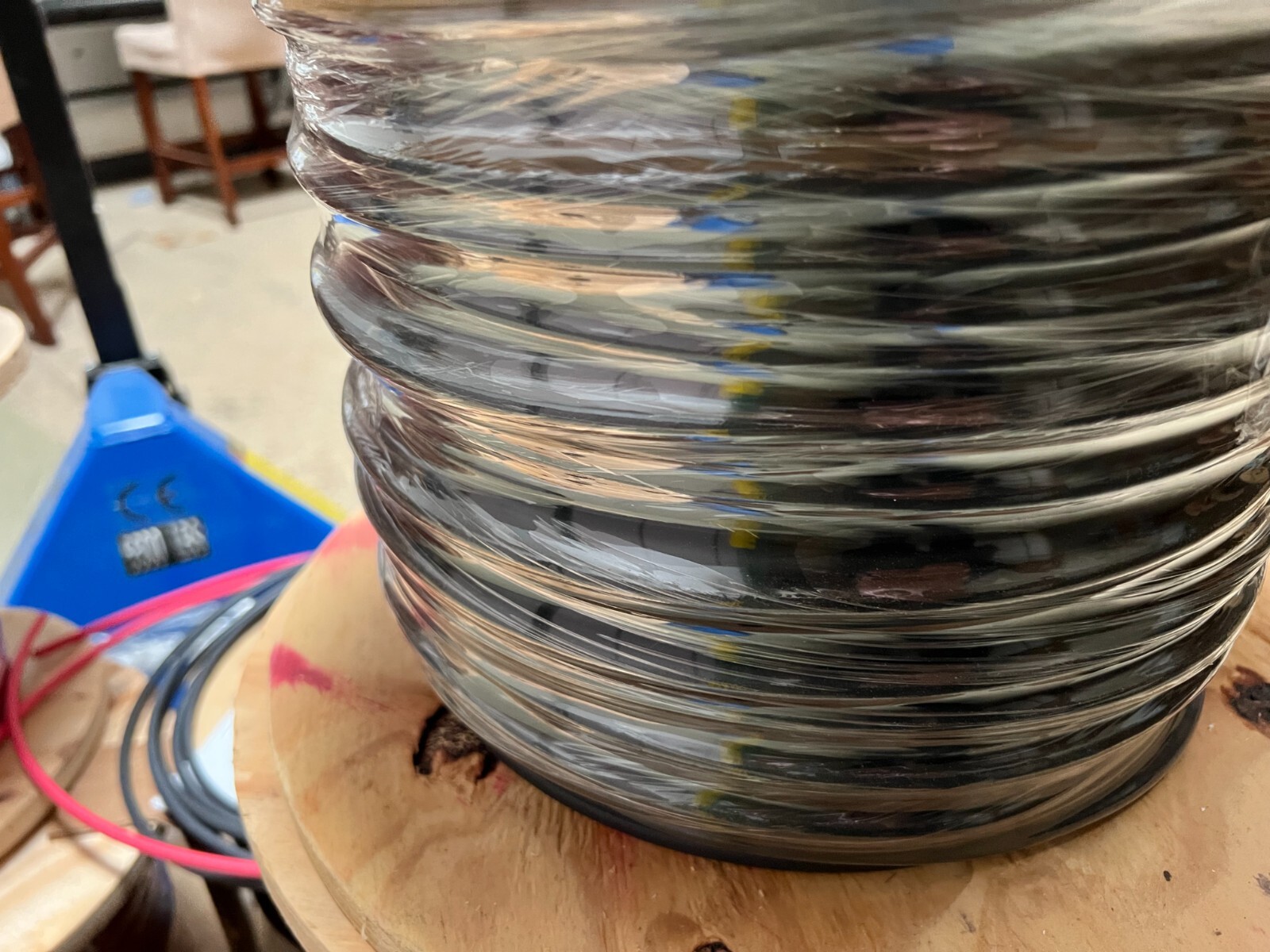 Black / Red 4 gauge AWG industrial flexible welding / battery cable