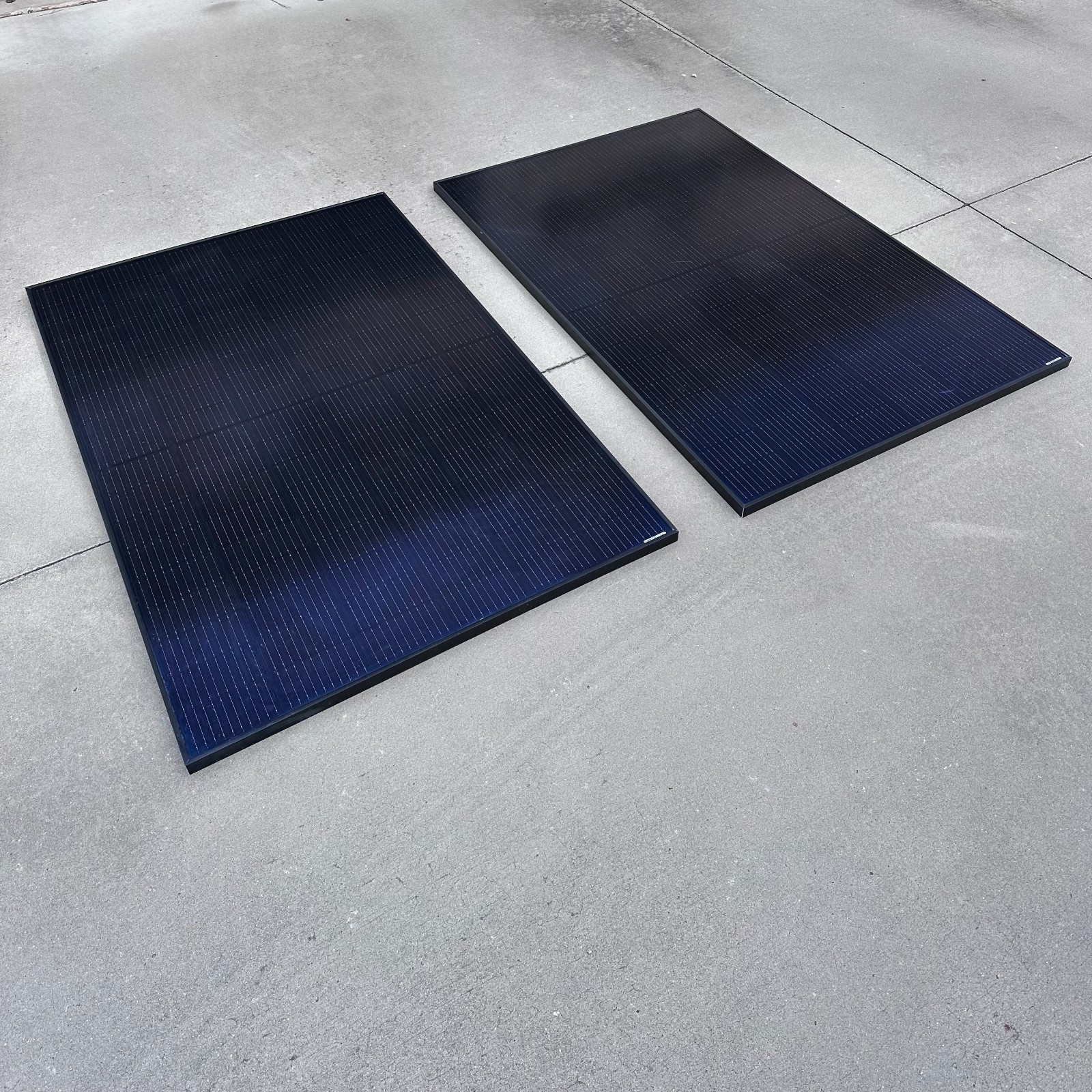 EcoFlow 400W Rigid Solar Panel with IP68 Weatherproof Frame (2-Pack)