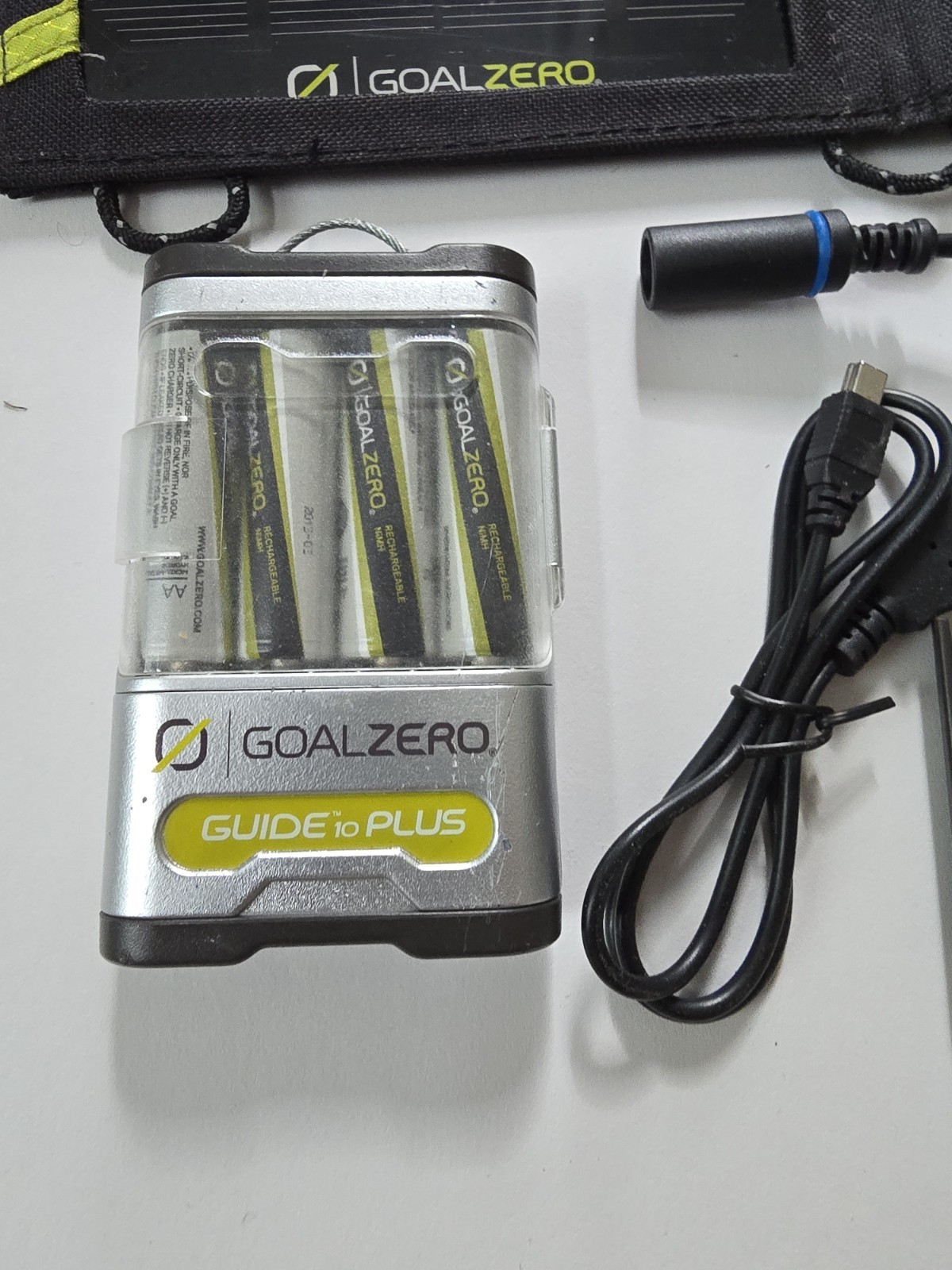 Goal Zero Nomad 7 Portable Solar Panel & Guide 10 AA / AAA Battery Charger WORKS