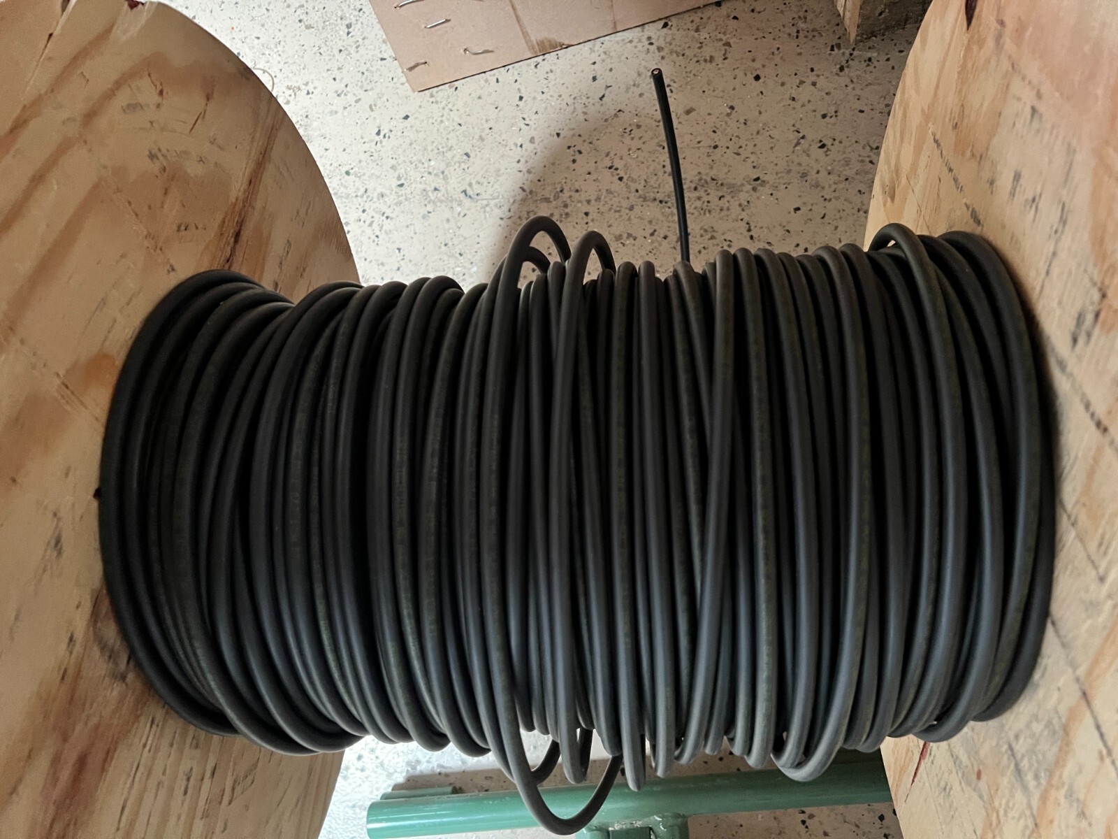Solar PV 6 AWG cables black and red 19 strands copper wire UL listed made in USA