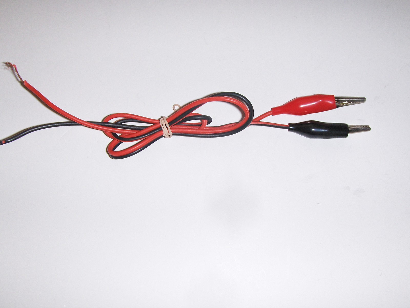 USB-alligator clip combo set turn your solar panel into a phone charger diy