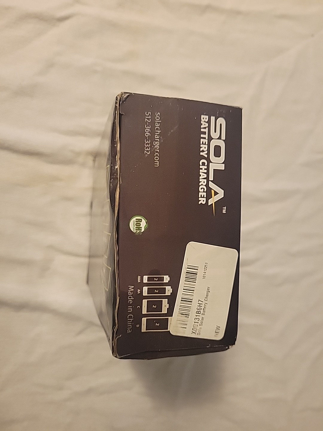 New SOLA Rechargeable Battery Charger Intergrated Hi Yield Solor Panel See Photo