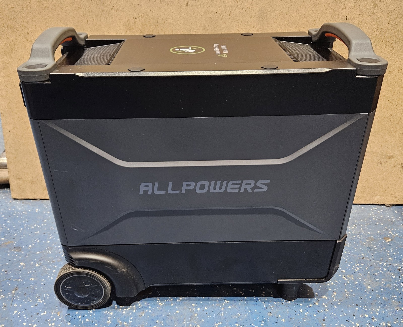 All Powers R4000 Portable Power Station + AP-SP-037 Solar Panels – PICKUP ONLY