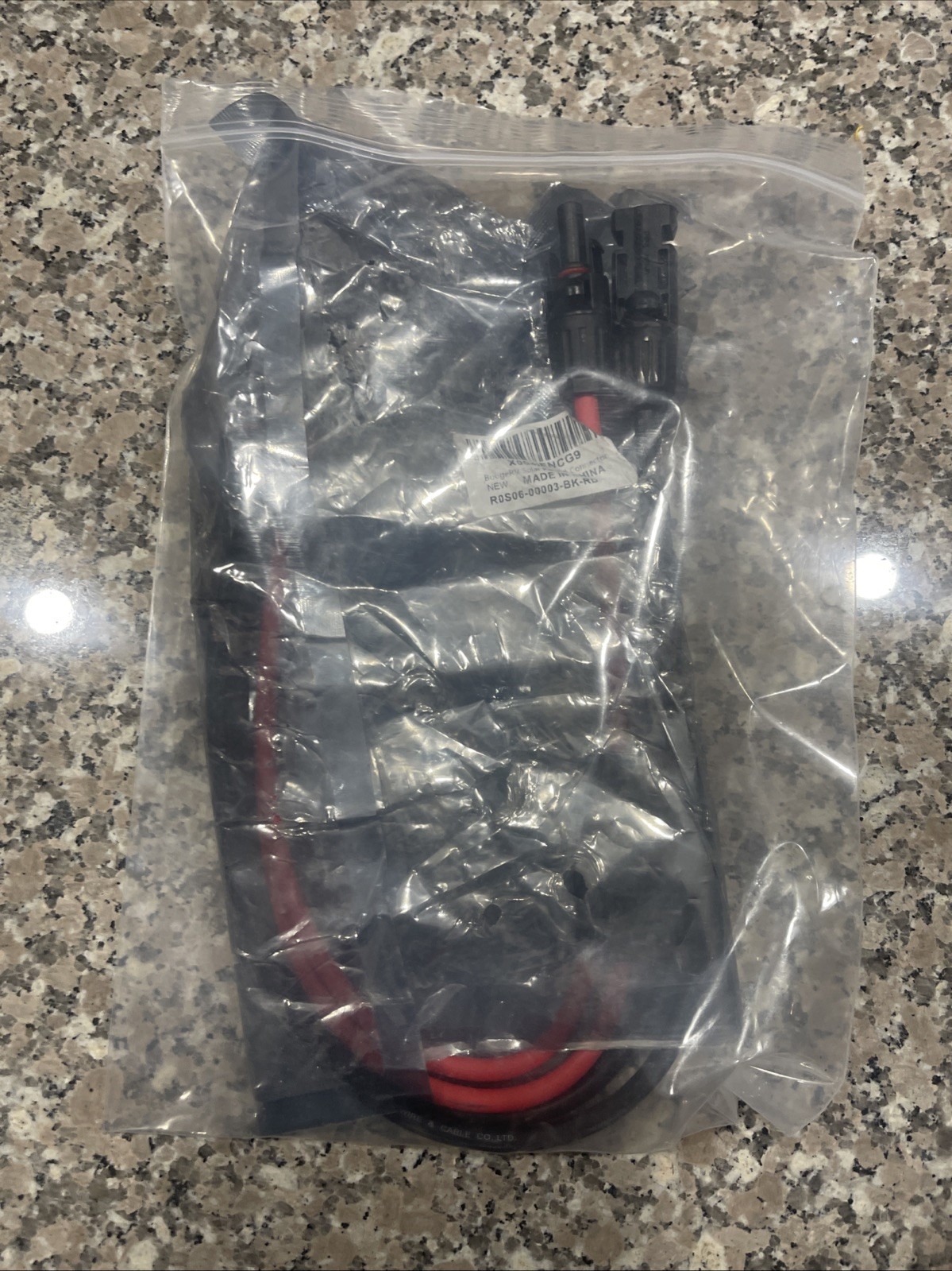 Solar Parallel Connectors for 3 Solar Panels, Tool-Free MC4 Solar Cable Splitter