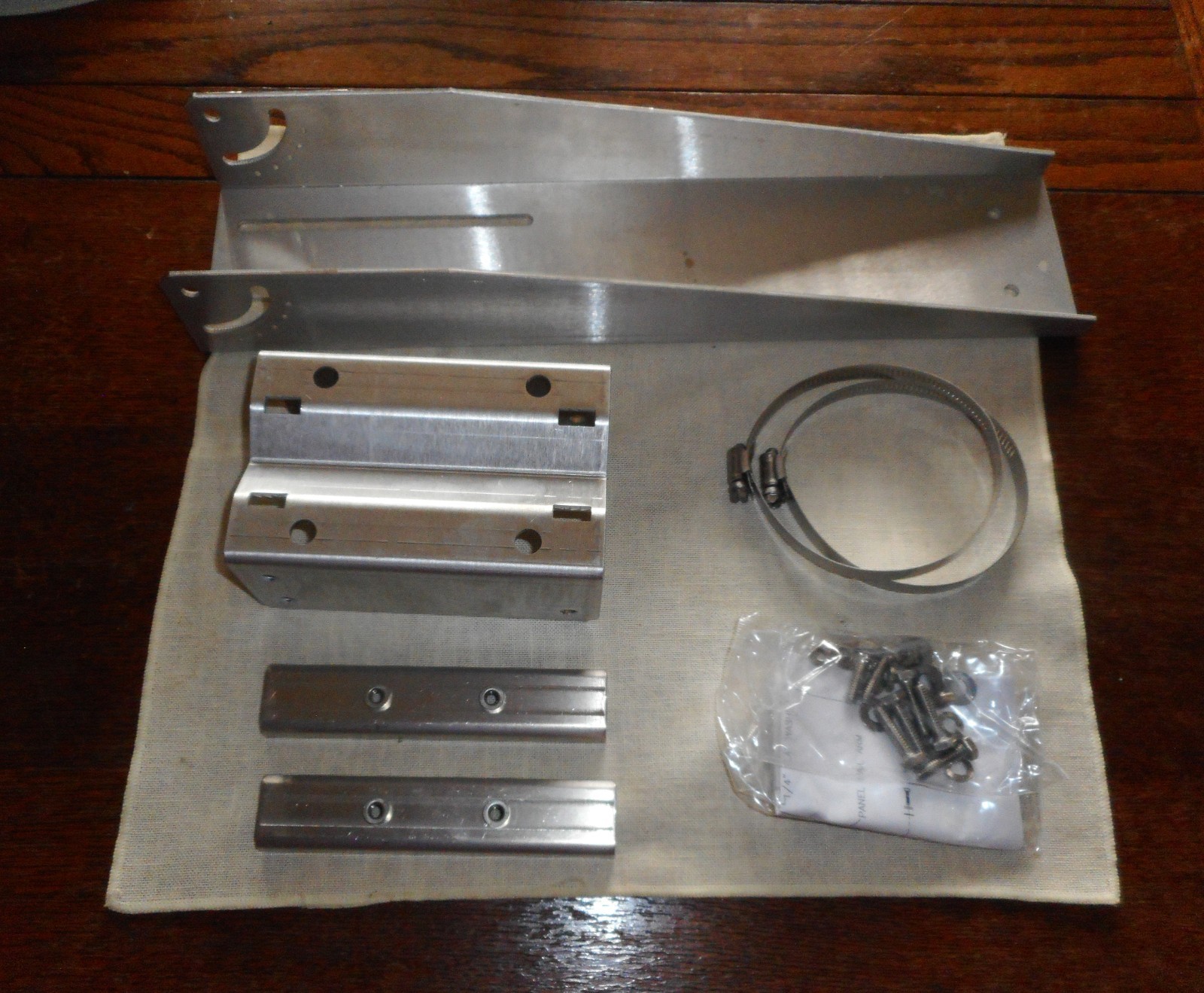 Sturdy Solar Panel Bracket with Mounting Hardware – New