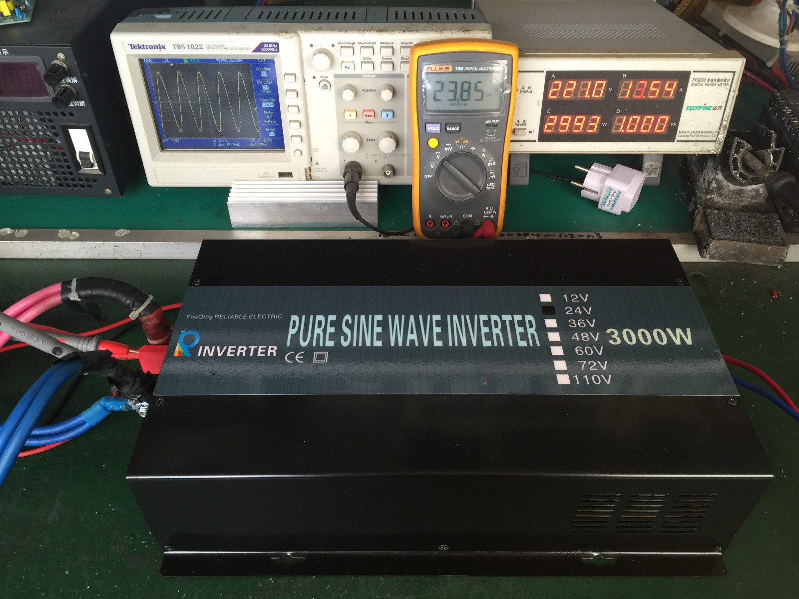 3000W Pure Sine Wave Inverter 24 Volt DC to AC 120V Power Car Truck Motor Solar