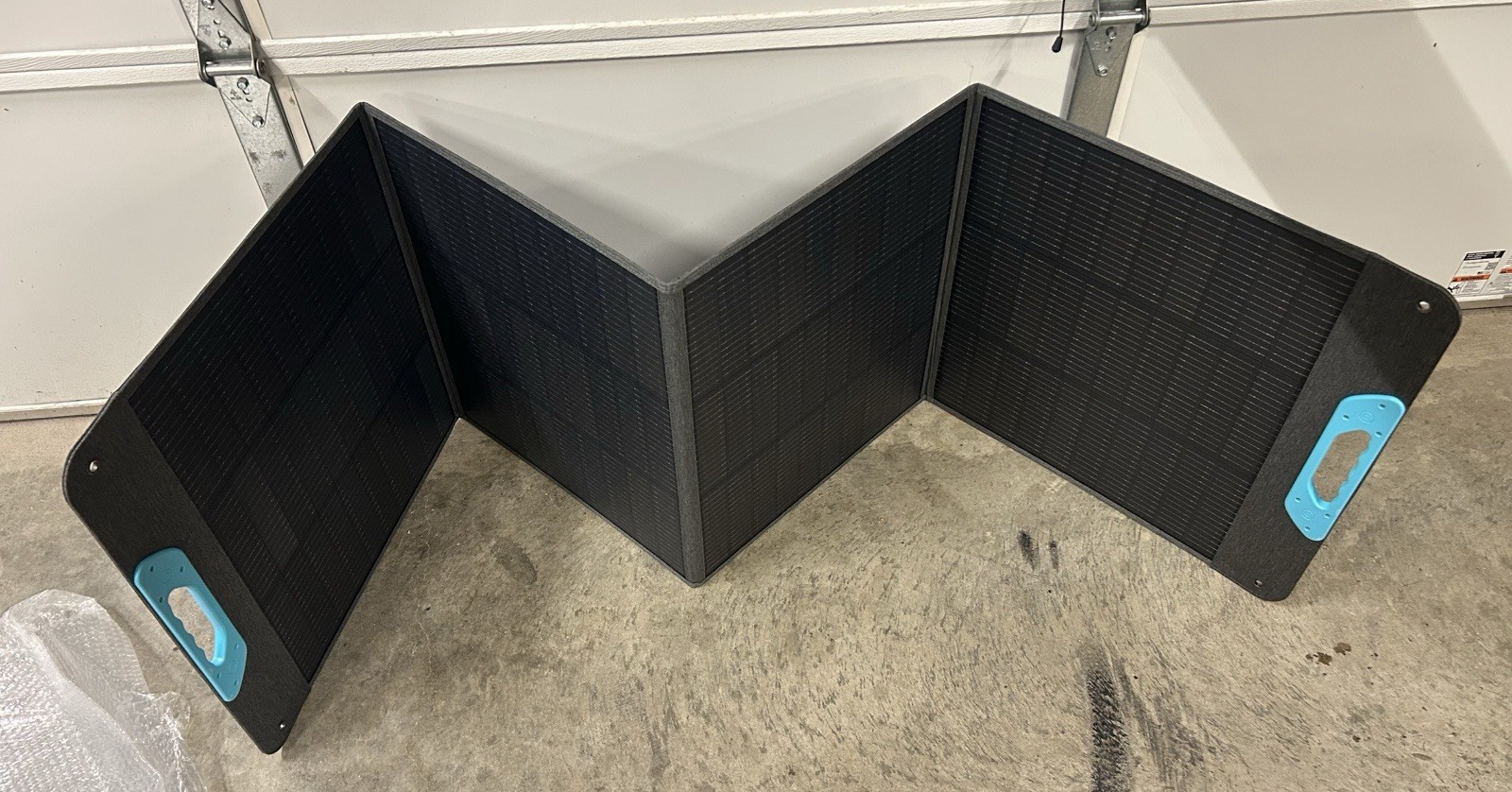 Renogy 200 watt Portable Solar Panel E.FLEX 200