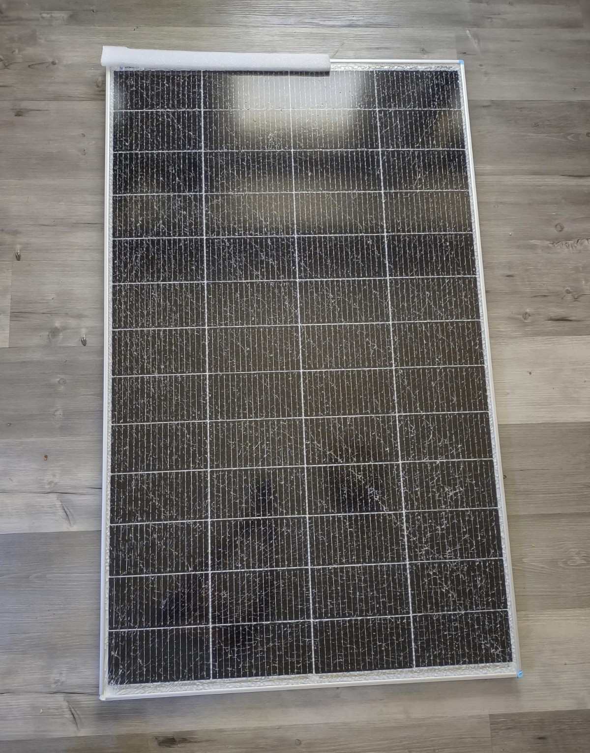 Renogy 200W RSP200DC Single Solar Panel 600 VDC 50 x 30 x 1.5 in *Cracked