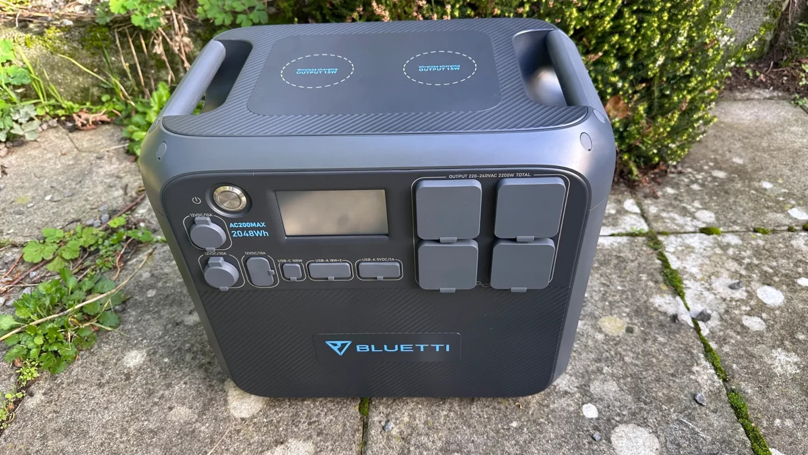 BLUETTI AC200MAX Expandable Power Station | 2200W 2048Wh