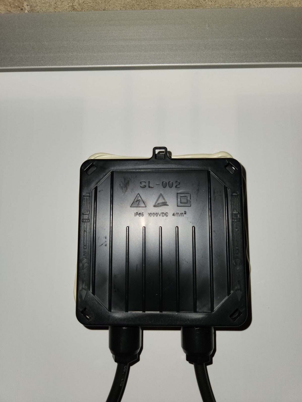 Solarland SPL120S-U(120032401A) 120W/24V Solar Panel.