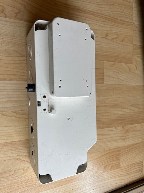SolarEdge DCD-1PH-US-S2H-F AC/DC Safety Switch No another parts in the box.