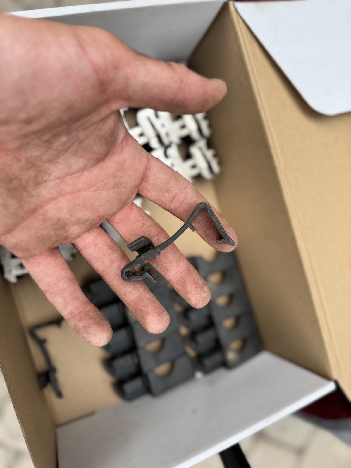 TESLA ZEP Leveling Foot Attachment x18 with 10 Assorted Cable Clips