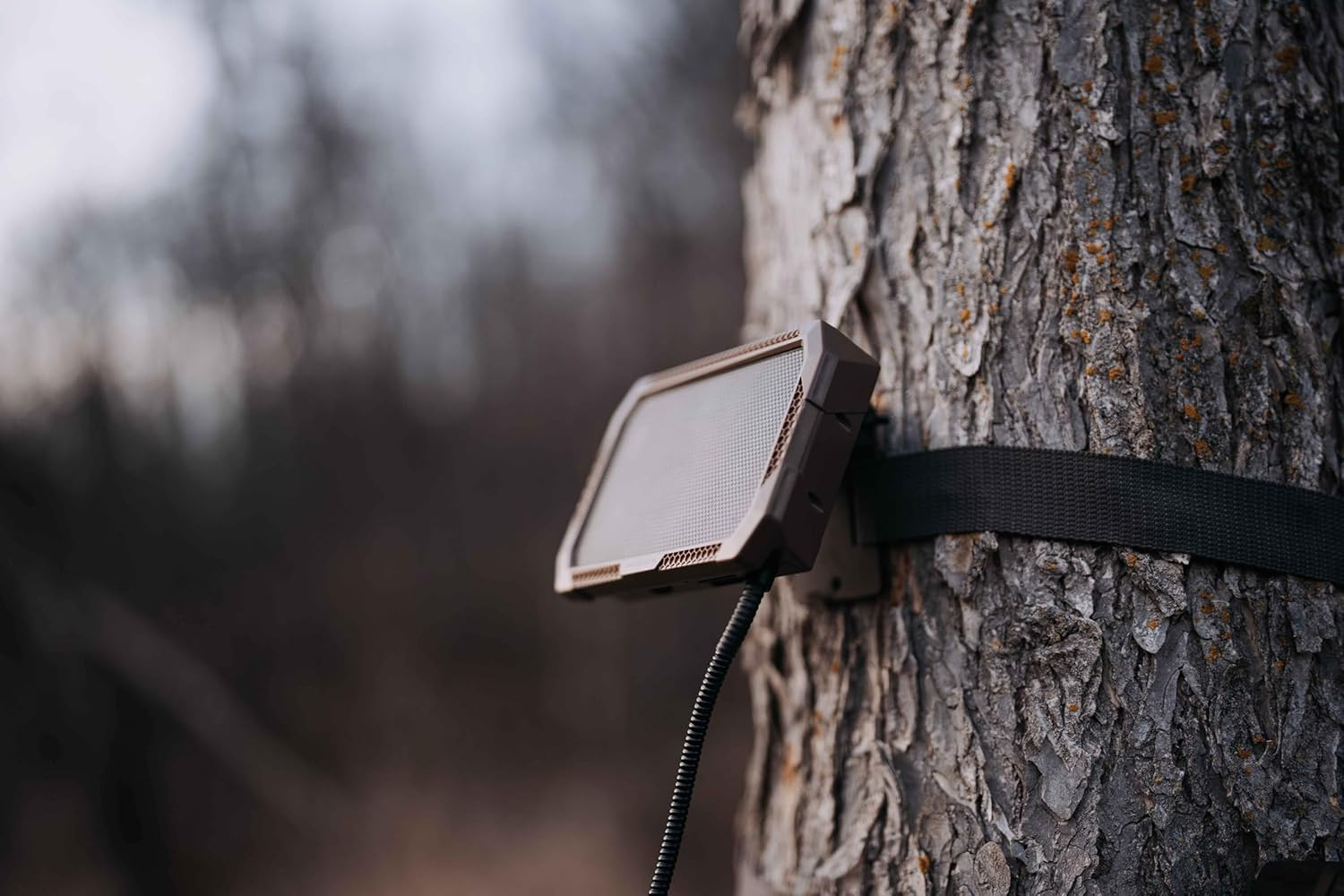 Muddy Solar Power Panel 5,000 Mah / 10Ft. Insulated Metal Cable/Usb Charging Por