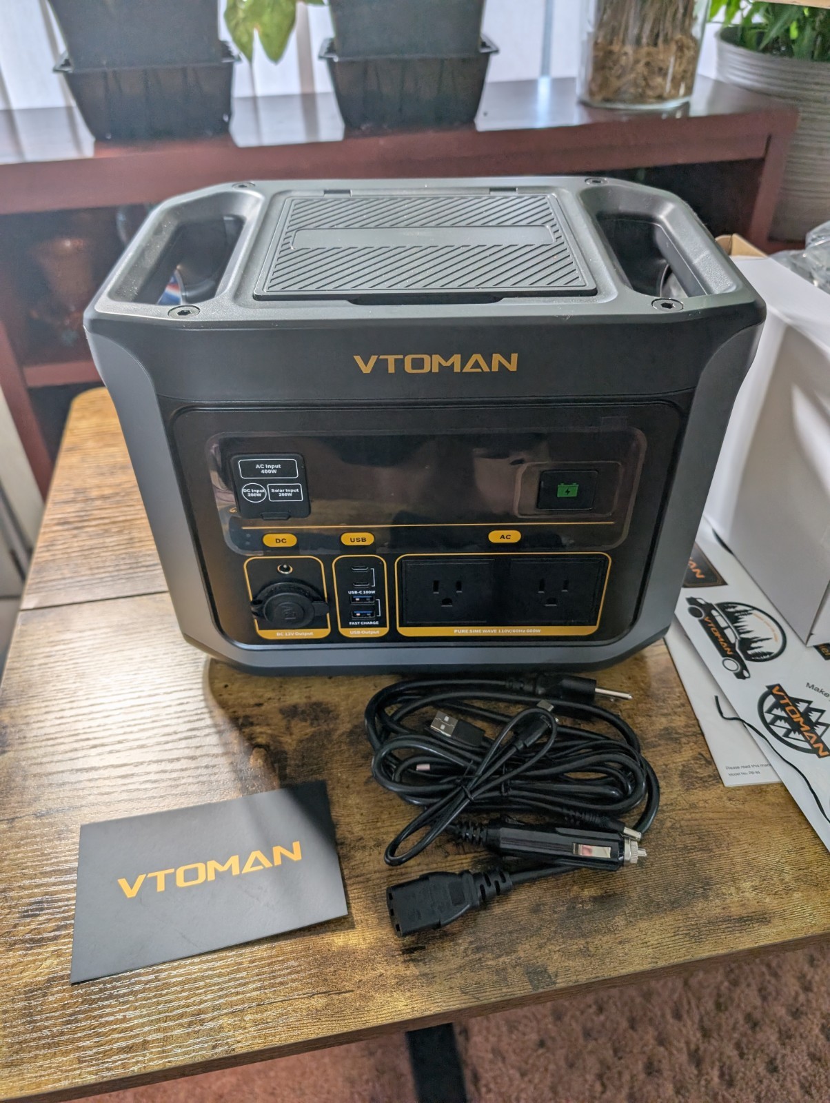 vtoman jump 600x portable power station 600w