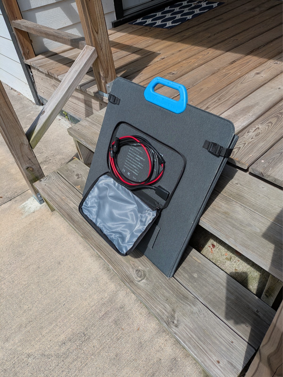 BLUETTI PV200 200W Portable Solar Panel NOTE XT60 Connector Not Included
