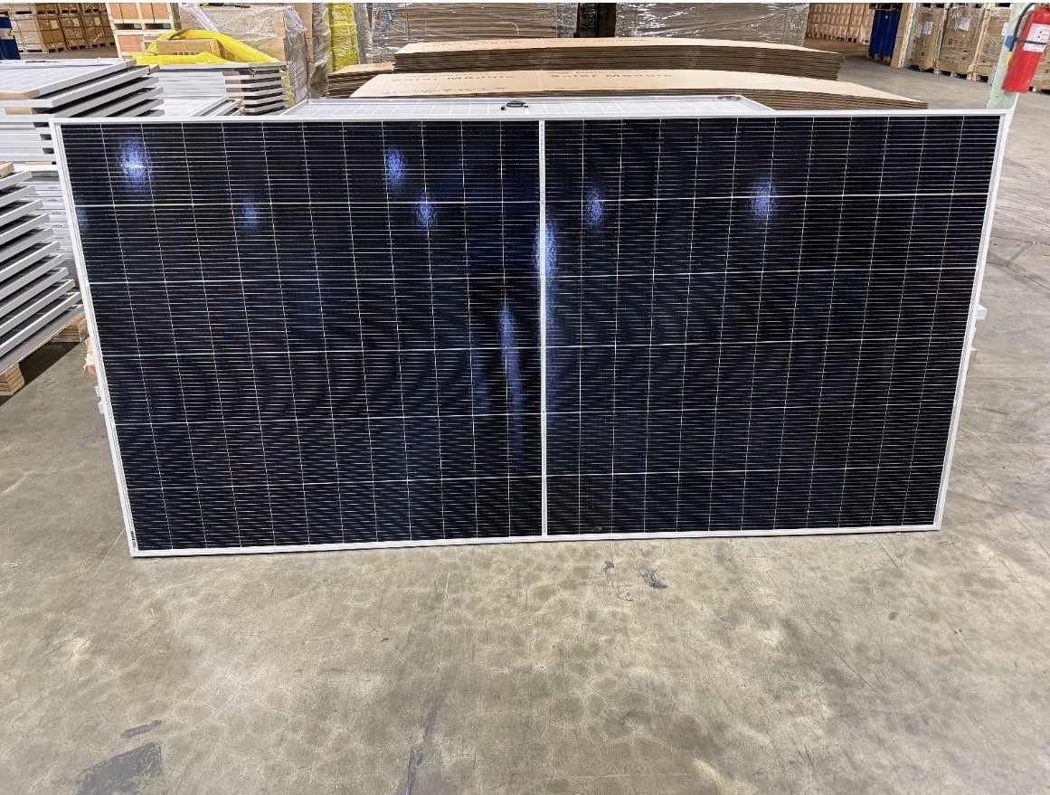 New Solar Panel Znshine 585W Bifacial 144 Cell NO DAMAGE 100%