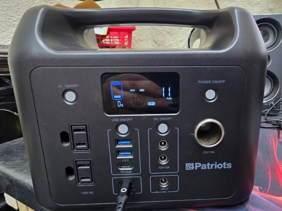 4Patriots D320-299WH Power Sidekick Solar Generator w/ Solar Panel
