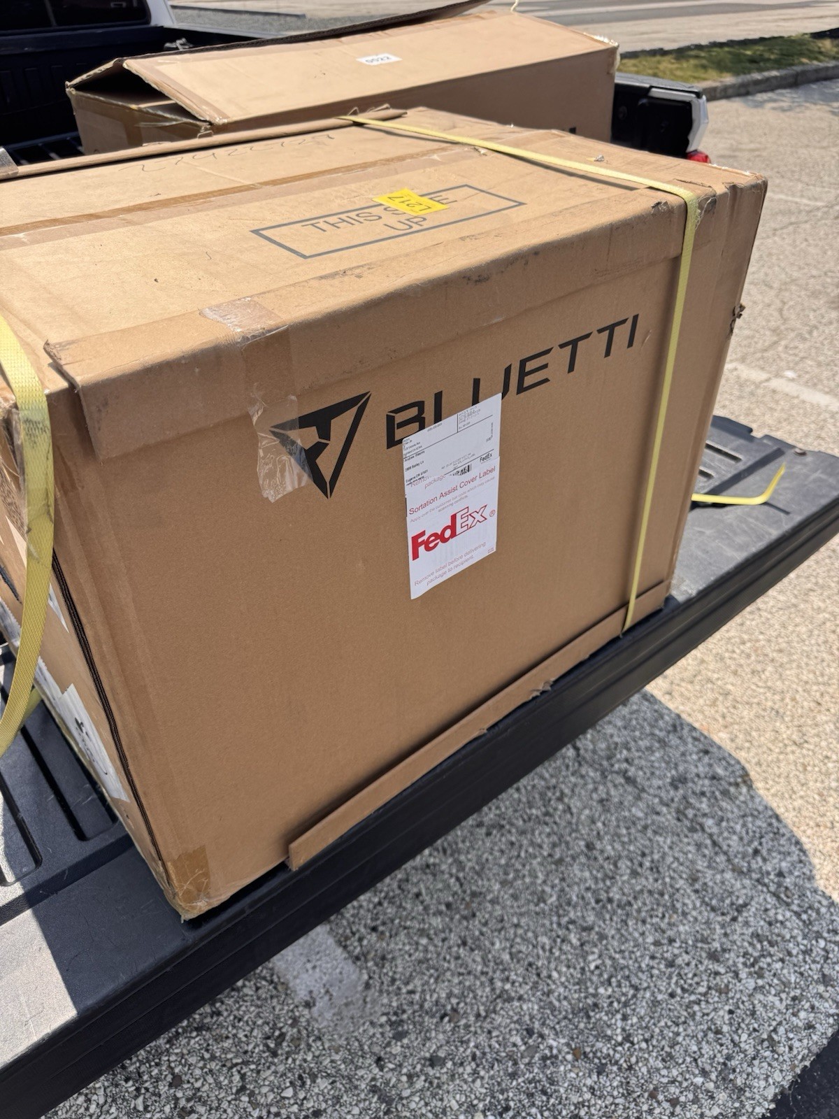 BLUETTI Apex 300 2764Wh 3840W Portable Power Station Expandable for Backup
