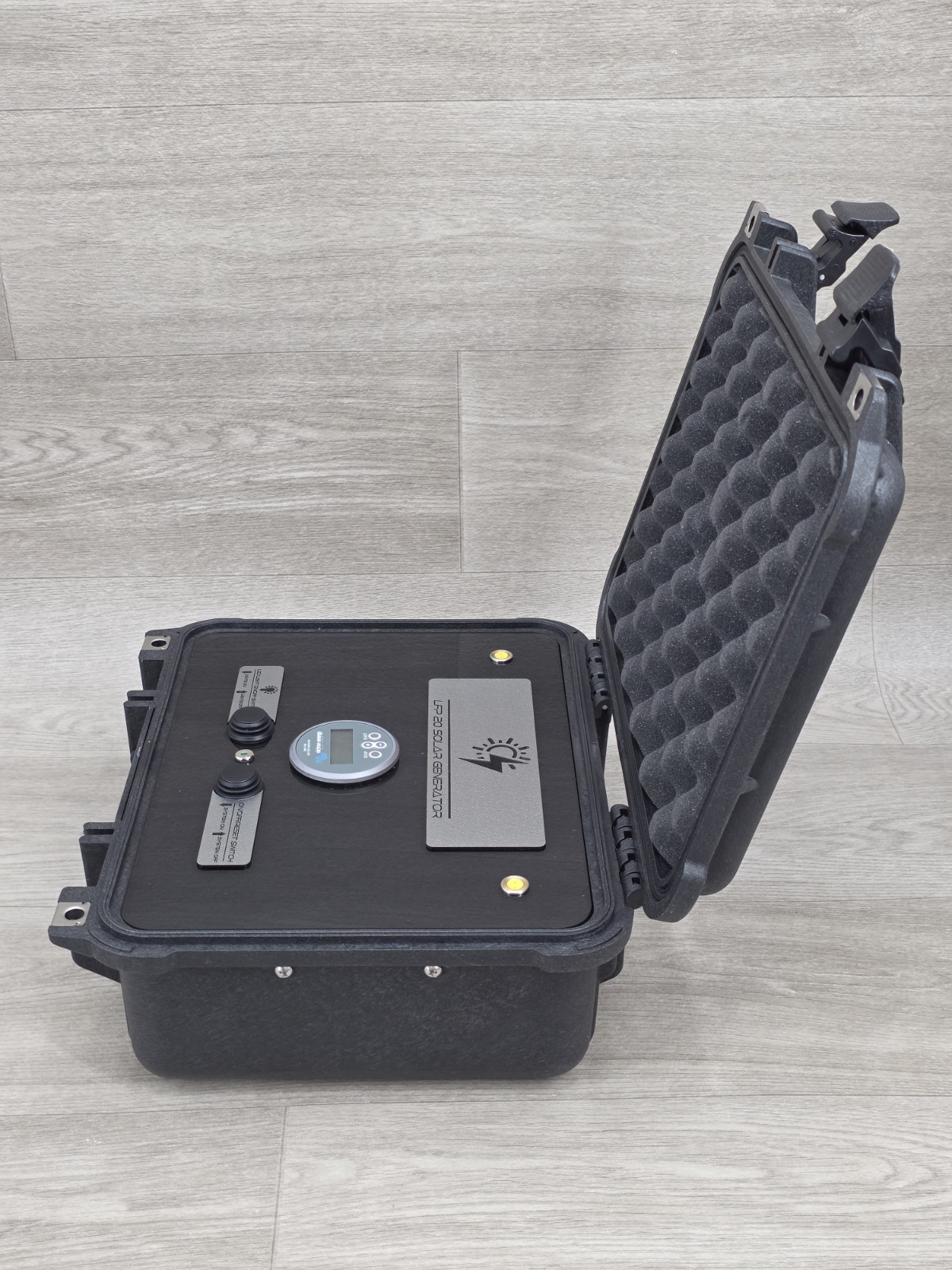 LFP 20 Solar Generator Portable Case With Victron Energy BMV-700