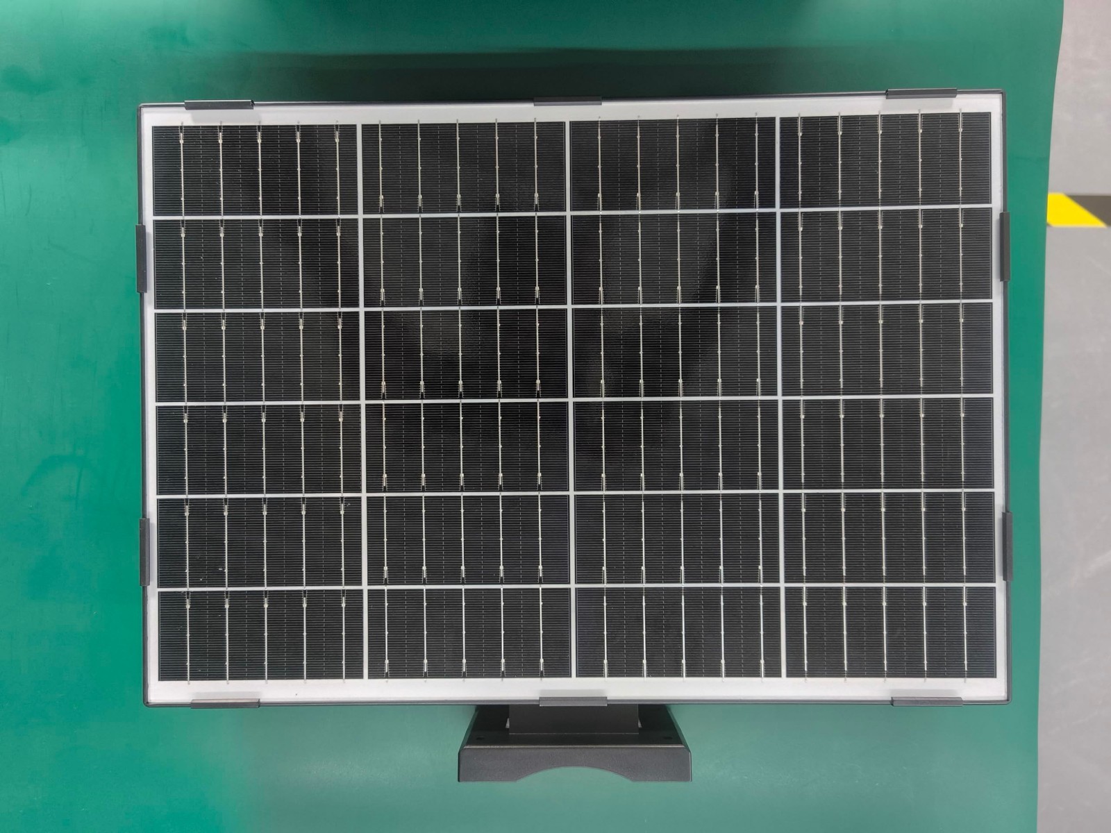 20W Solar Panel with 26000mAh Battery, USB-C Output, Waterproof Charger for Came