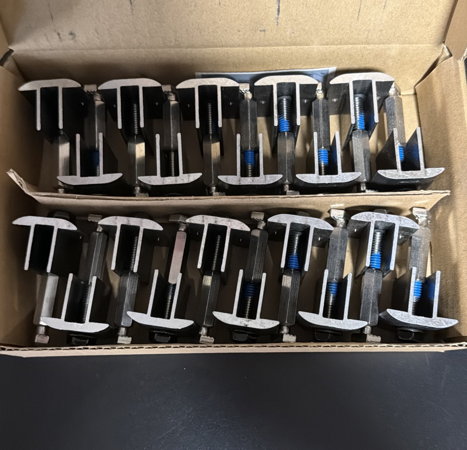 NEW Box of 20 Unirac Solar Universal AF Mid Clamps Array Panel Rail Rack 302045D