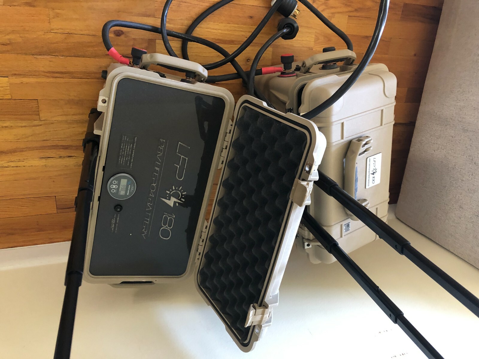 2800w Helios Portable Solar Generator + Battery Module + Folding Solar Panels