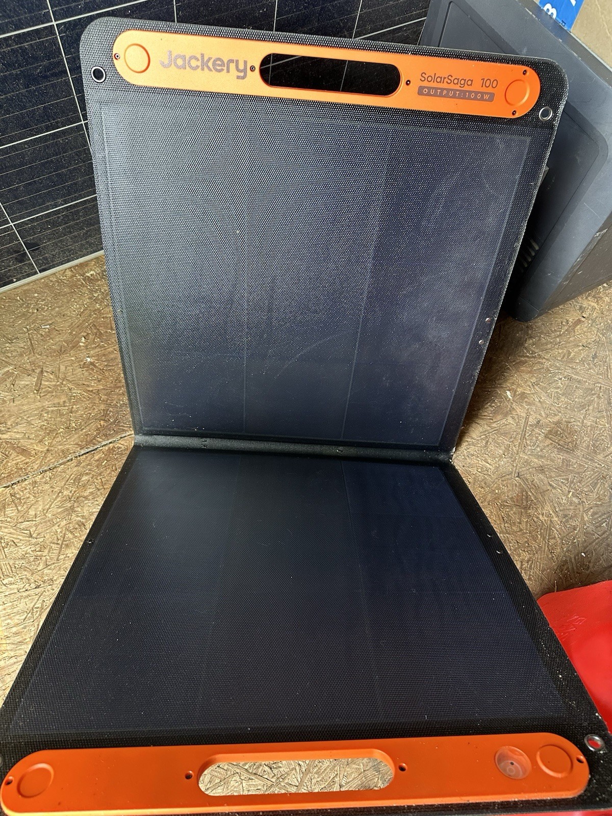 Jackery SolarSaga 100W Solar Panel – 100Model : JS-100F