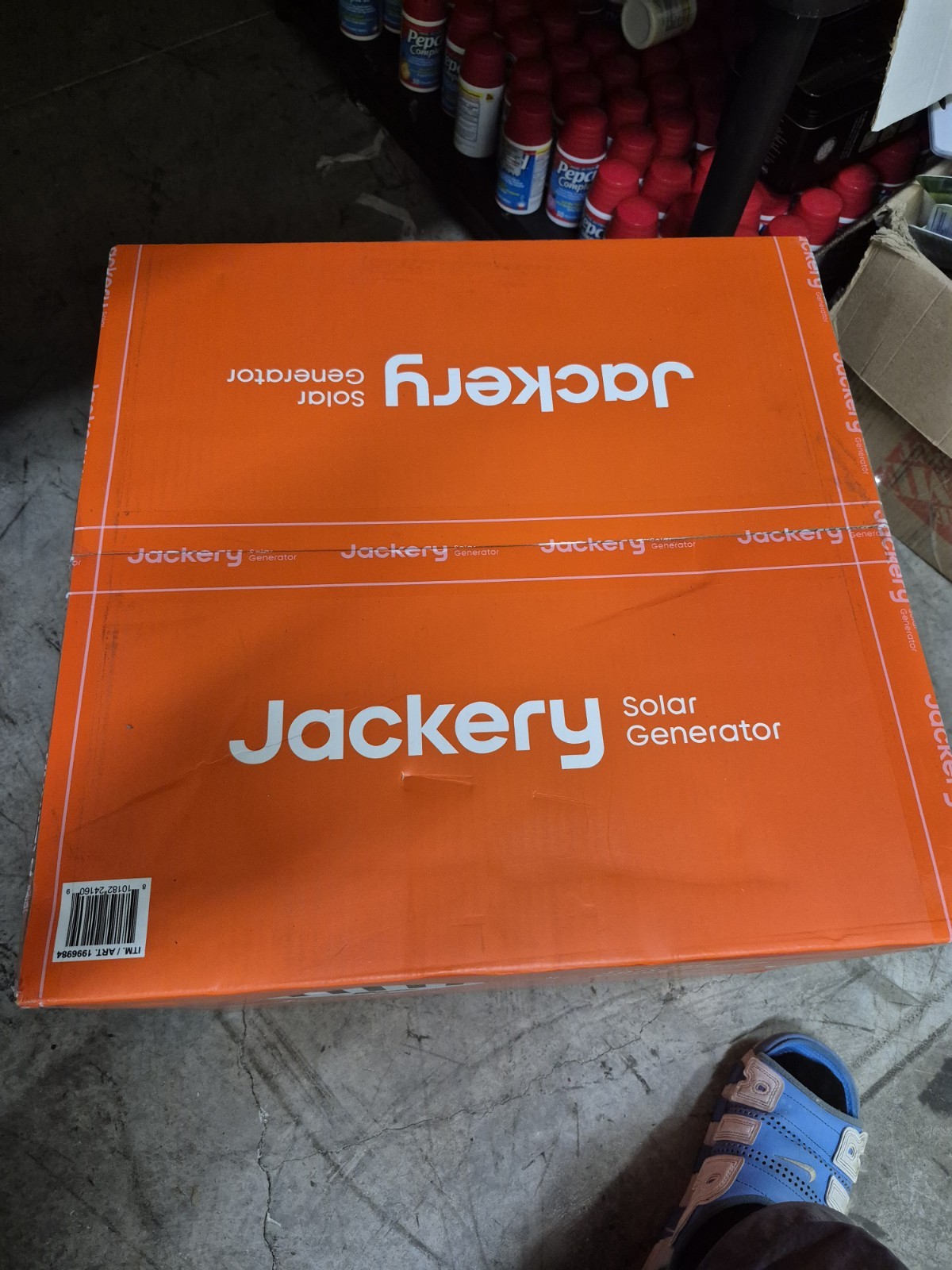 Jackery Explorer 1500 v2 Solar Generator with 100 Air Solar Panel