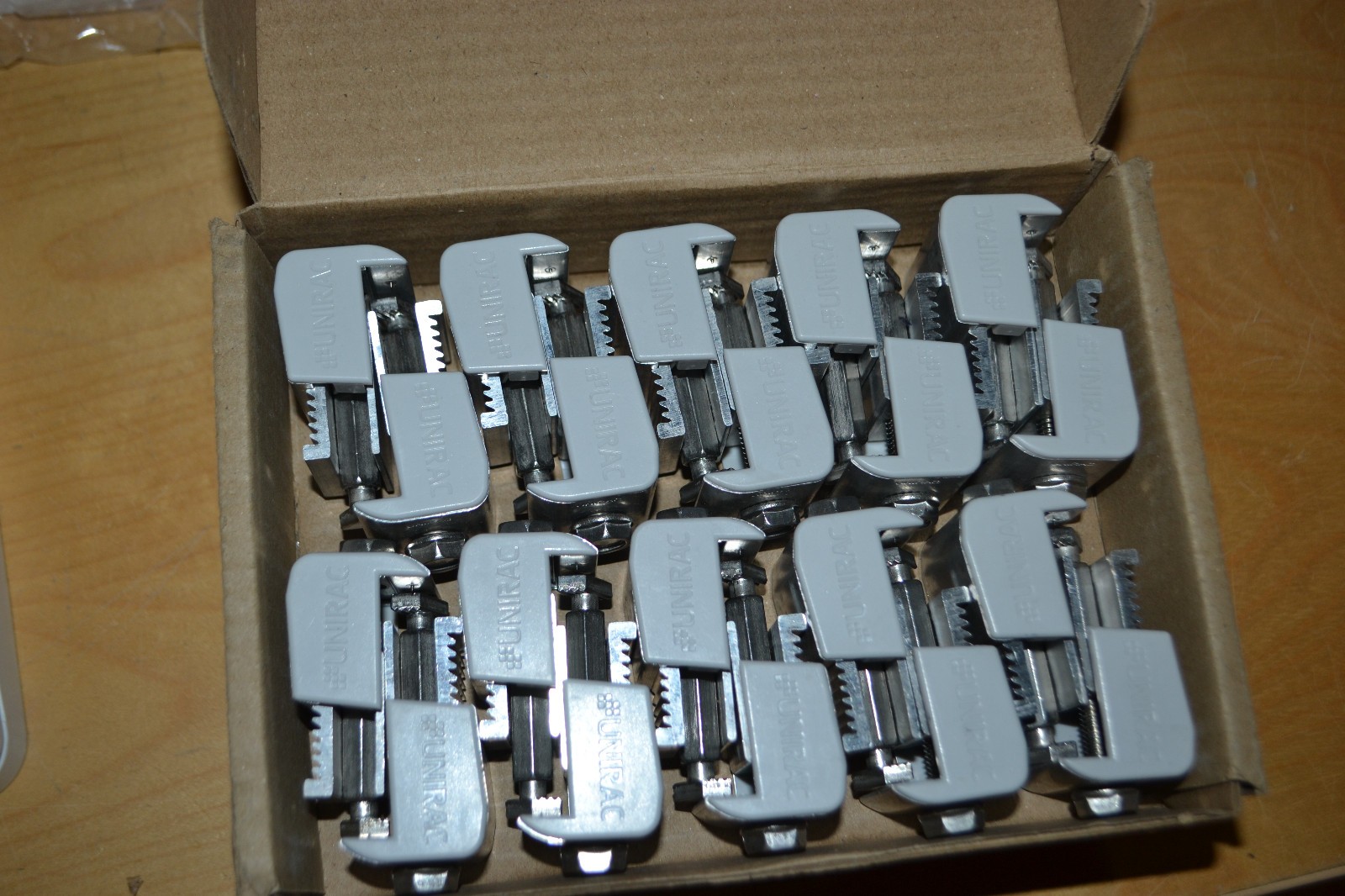 Lot of 4 ~ UniRac Solar Mount End Clamps AF 30-46mm Mill Finish ~ 302050M ~(#1)