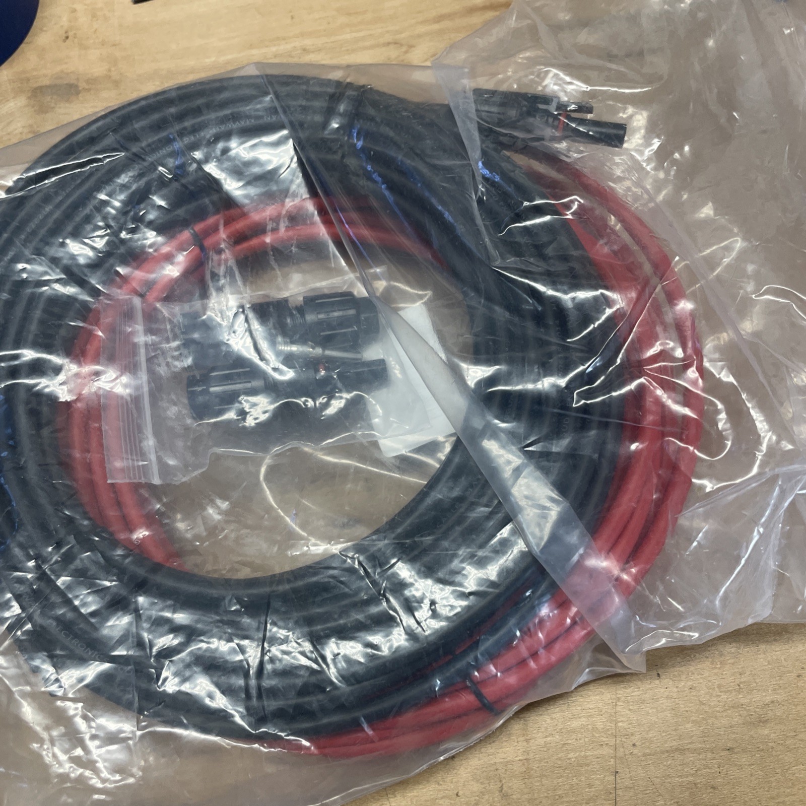 ELFCULB Solar Panel Extension Cable – 12AWG 30FT Black and Red With Male/Female