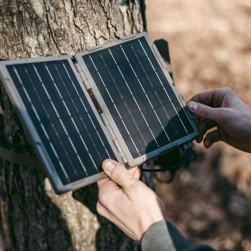 Reveal Folding Solar Panel – 7.2W Output, Built-In Lithium Battery, Powers Trail