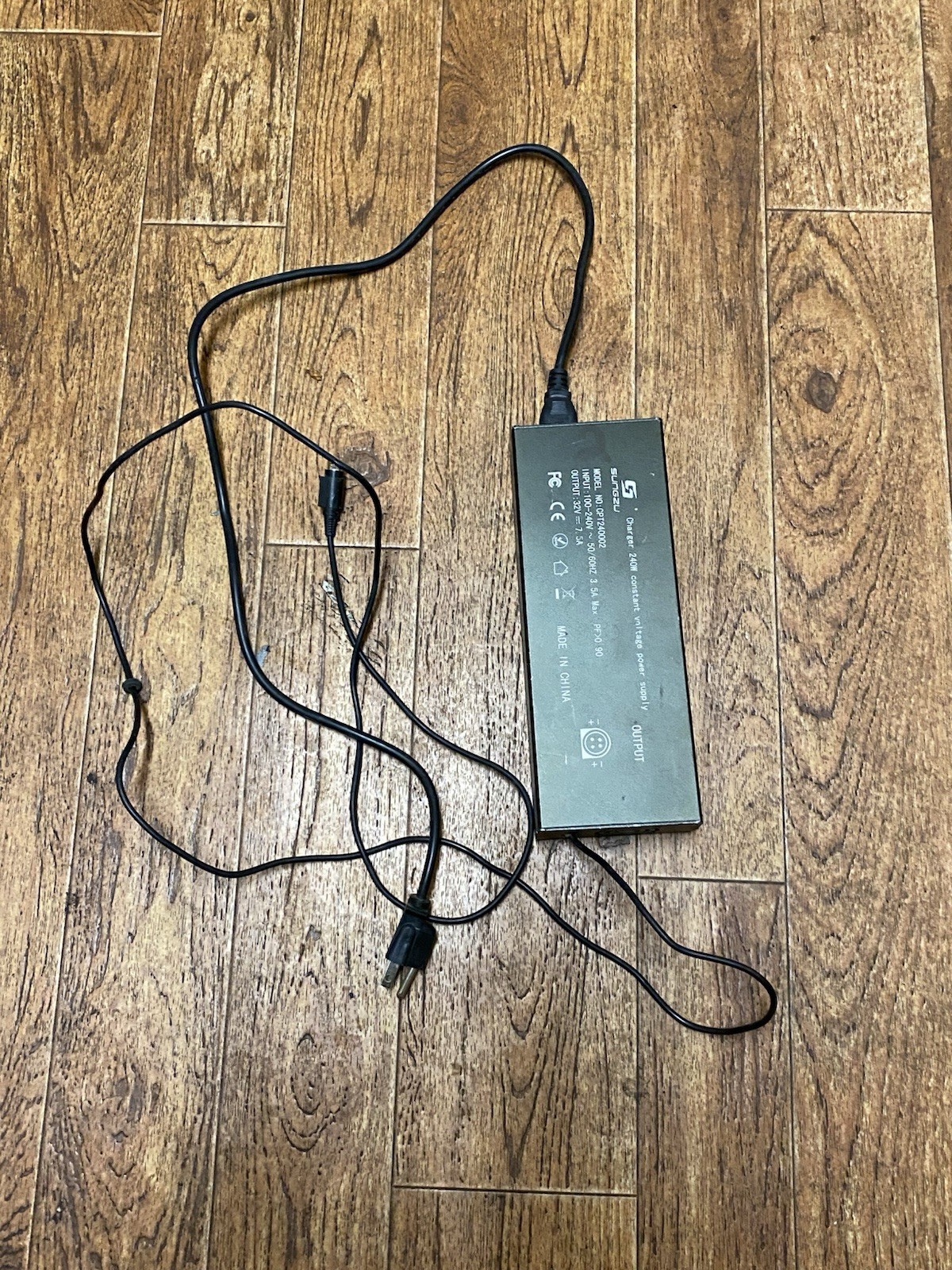 SUNGZU SKA1000 1000W 110V/220V Portable Outdoor Emergency AC/DC Lithium Battery