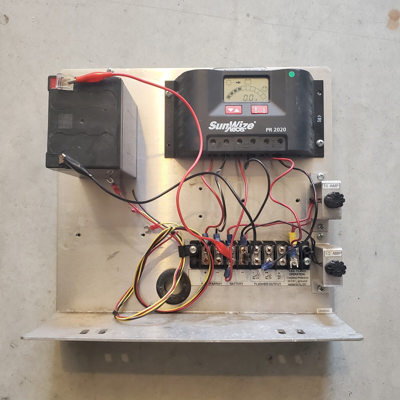 SunWize Steca PR 2020 Solar Charger Controller 20A 12/24V w/ Mounting Plate