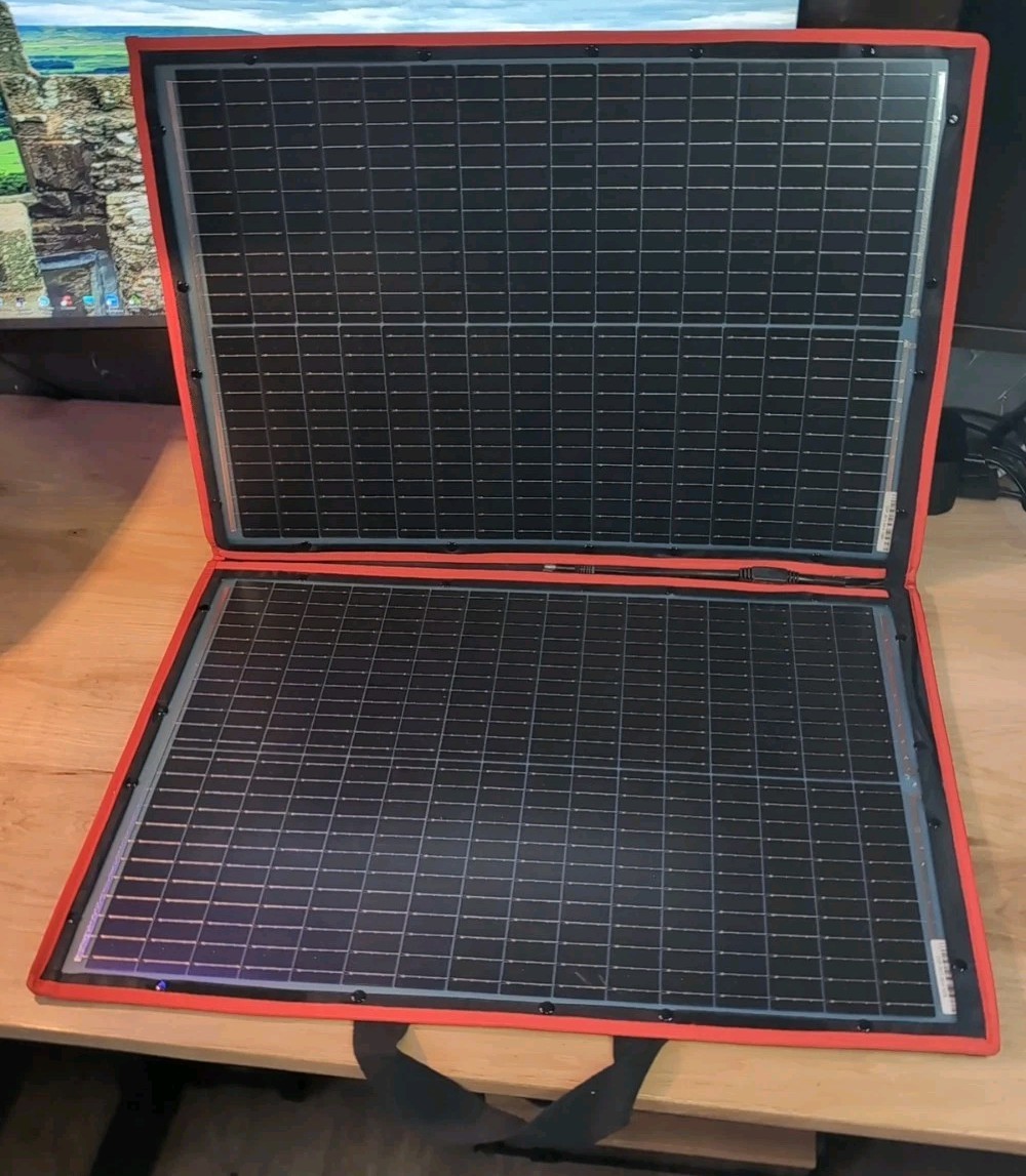 DOKIO 100w 18v Portable Foldable Solar Panel 21×28″, 5.9lb Missing Accessories