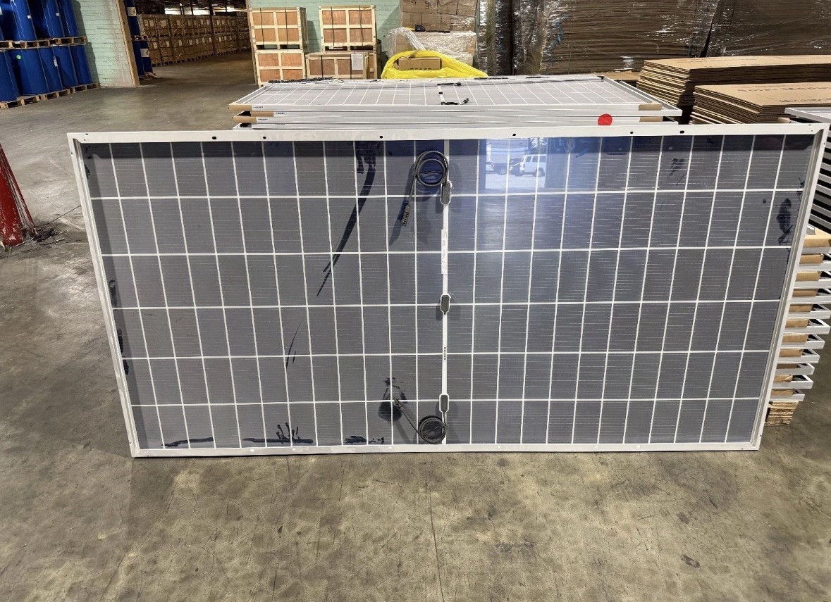 New Solar Panel Znshine 585W Bifacial 144 Cell NO DAMAGE 100%