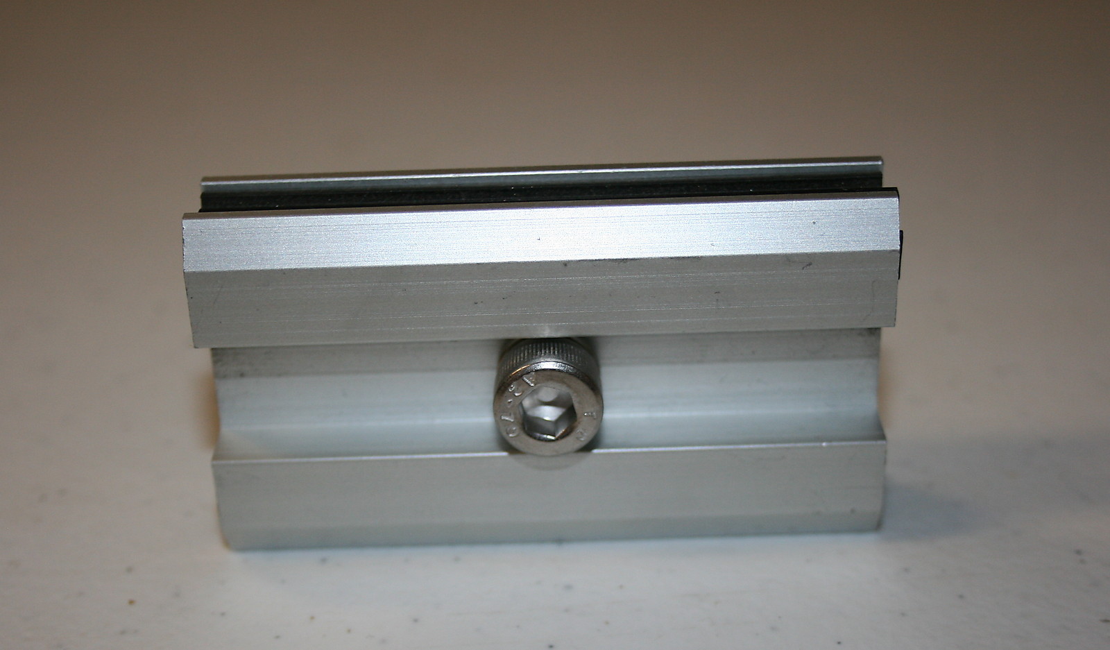 Semi Flexible Frameless Solar Panel Mounting brackets- Mid Clamp with Hardware