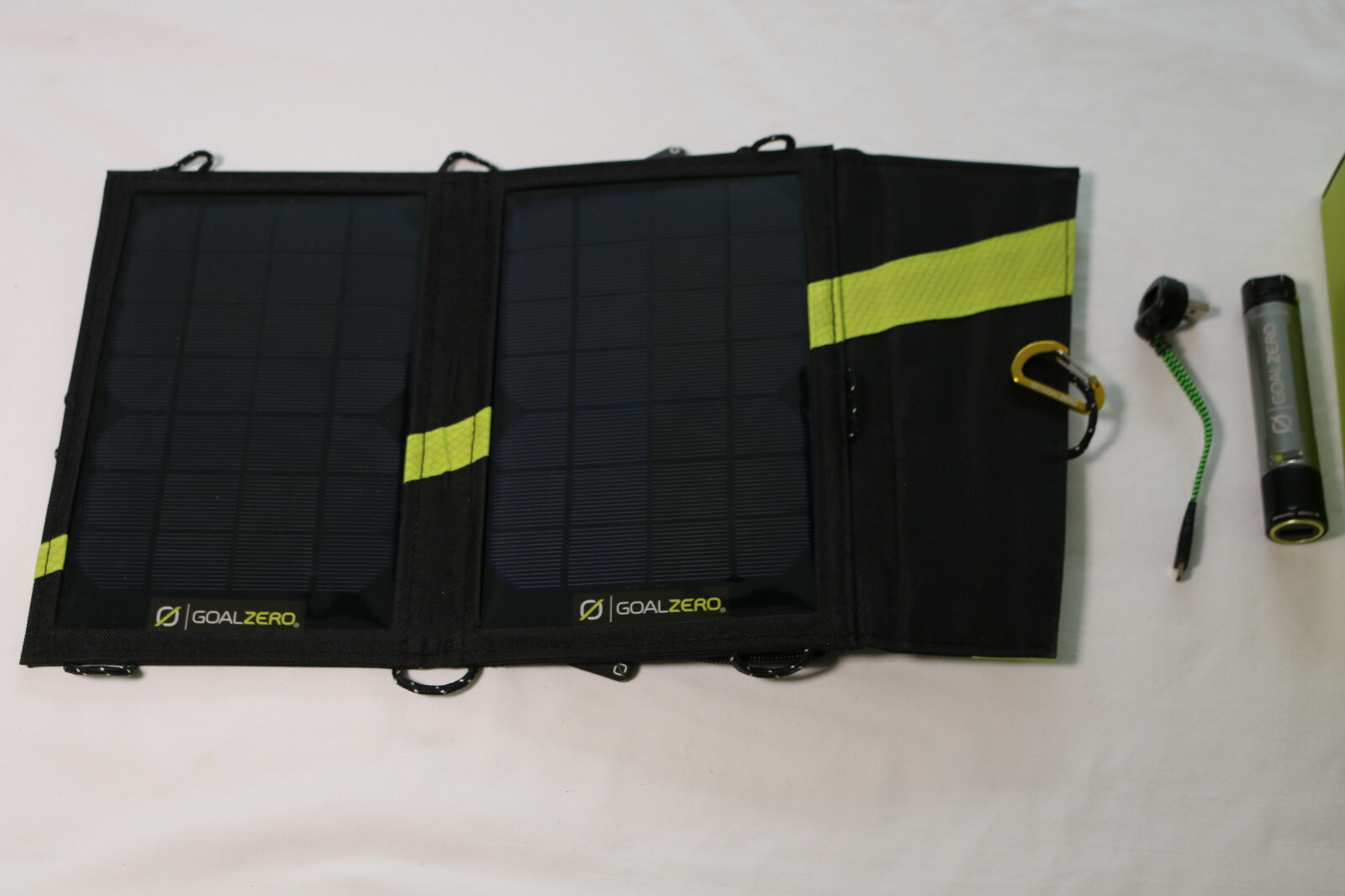 Goal Zero Nomad 7 Black Portable Solar Panel, charge your smartphone by the Sun