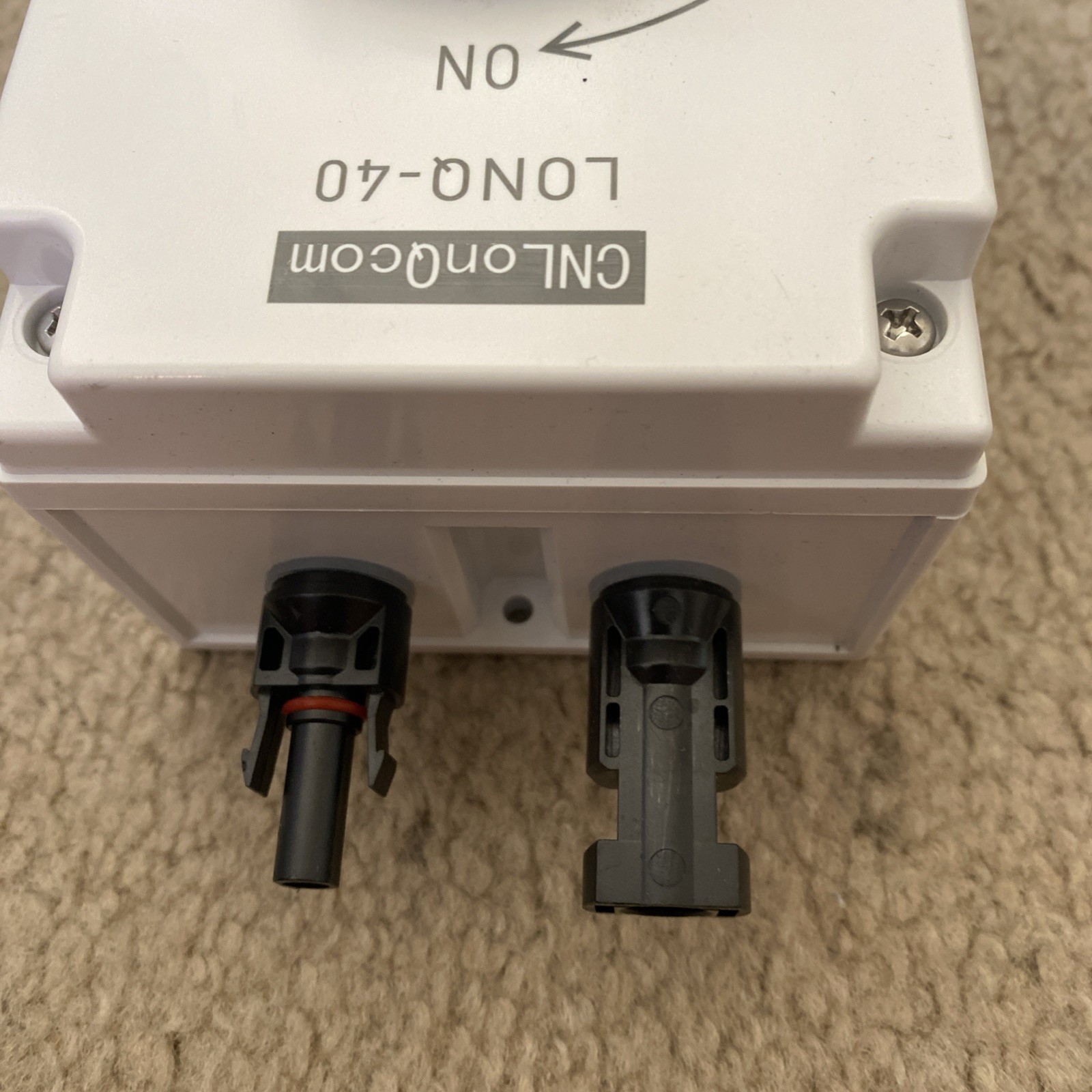 CNLONQ Solar PV Disconnect Switch 32 Amp DC1500V Rapid Shutoff Isolator Switc…