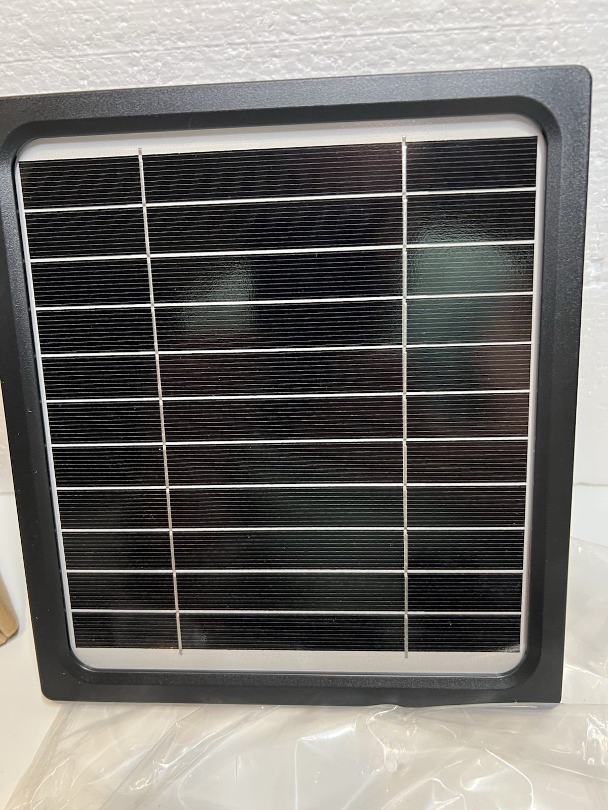 Dosarzo 5W 12V Solar Panel for Trail Camera with 5200mAh Rechargeable Battery
