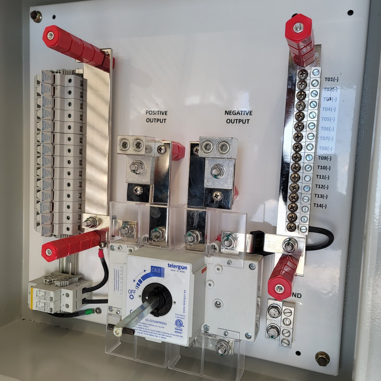 NEW 600V SOLAR COMBINER DC DISCONNECT 250A 14-STRING N4 ENCLOSURE COMMERCIAL