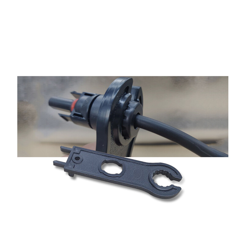 Solar Panel Connectors IP67 Waterproof Y/T Type / Straight Photovoltaic Plug
