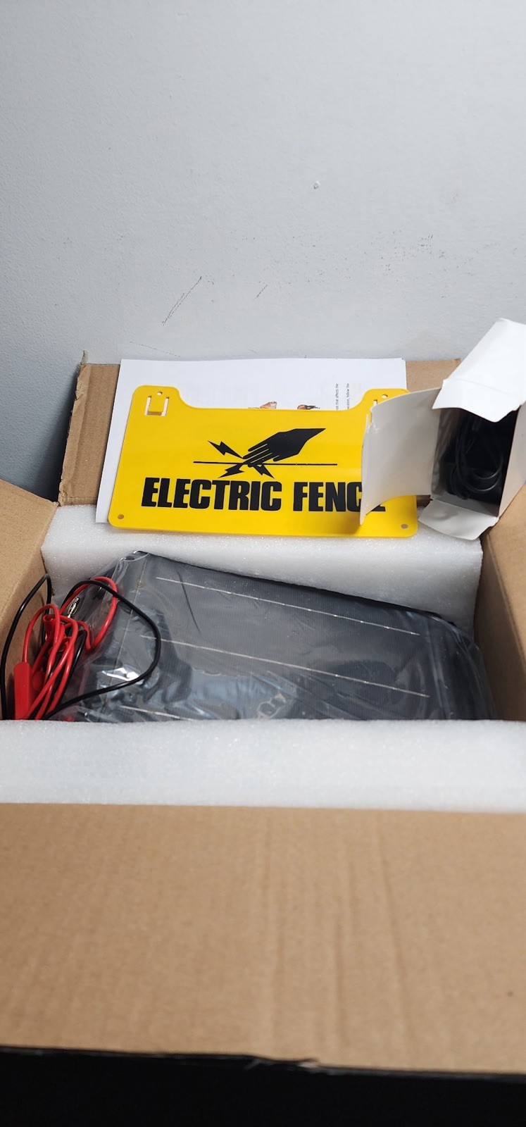 FarmNix 20 Mile Solar Electric Fence Charger 6-12KV 2 Joules – For Parts