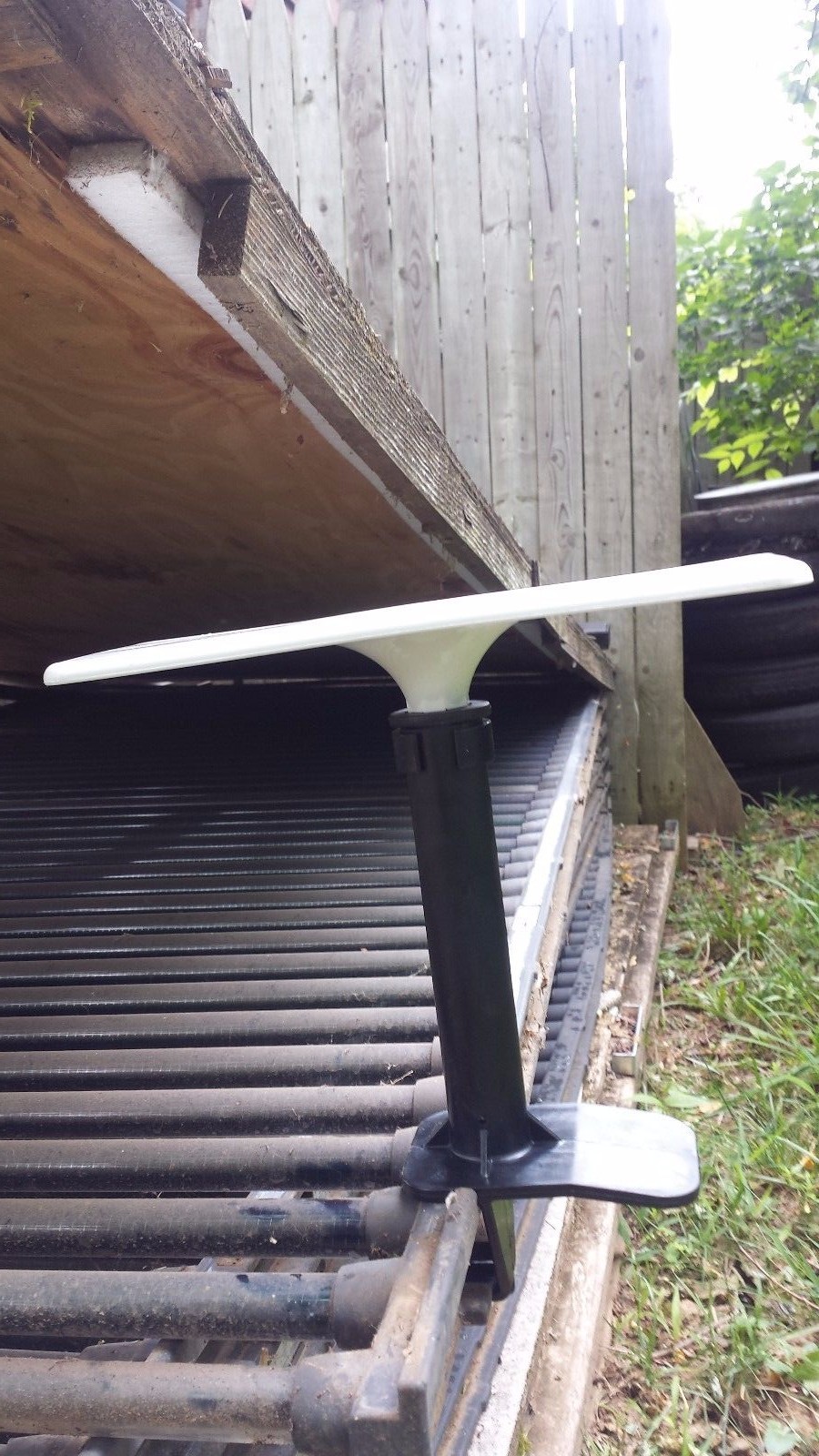 Solyndra SL-200 Series Flat Roof Non-Penetrating Solar Panel SNOW Mounts