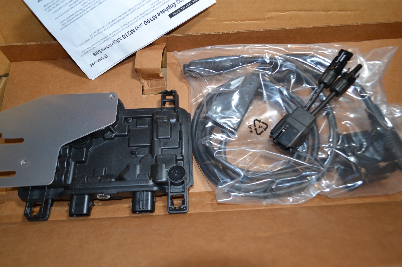 Enphase MICROINVERTER – M210240-IQ7-S22 to M210IQ7 – 240V RMA Kit