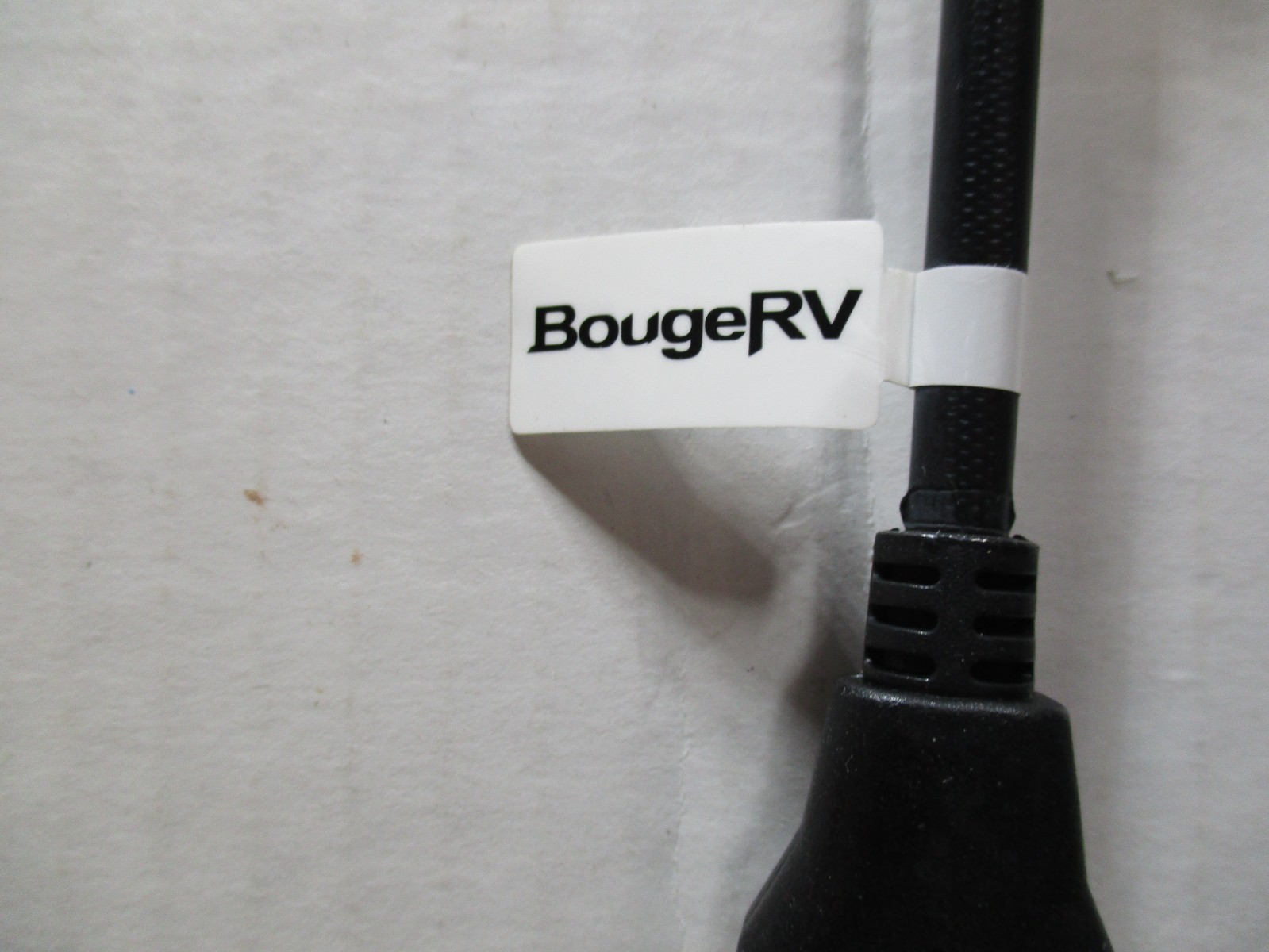 BougeRV MC4 Y-branch connectors used for parallel connections in solar power
