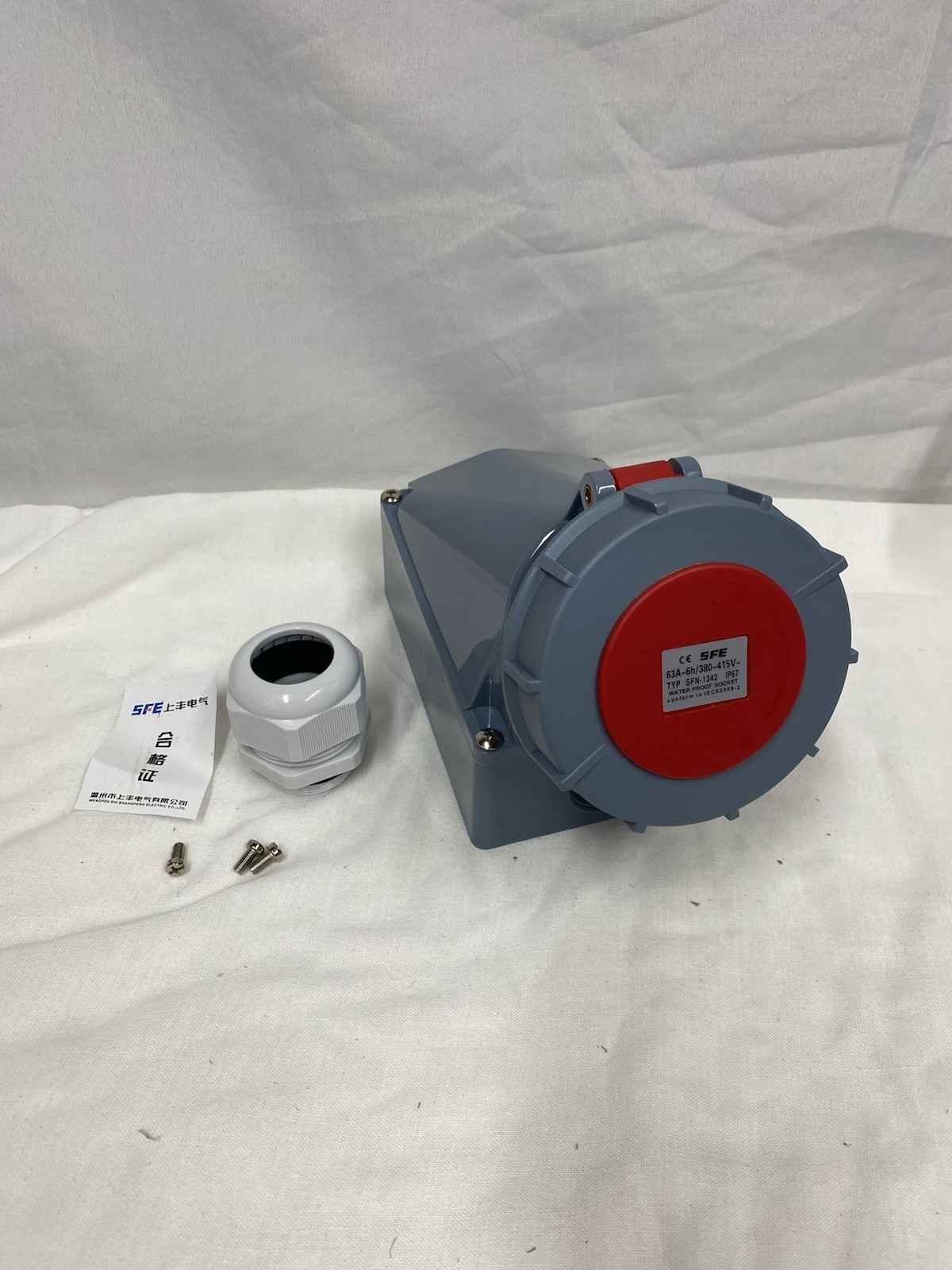 Plugs w/ Flexible Cable Entrey SFN-1342 3P + E Surface Mounted Socket 63A