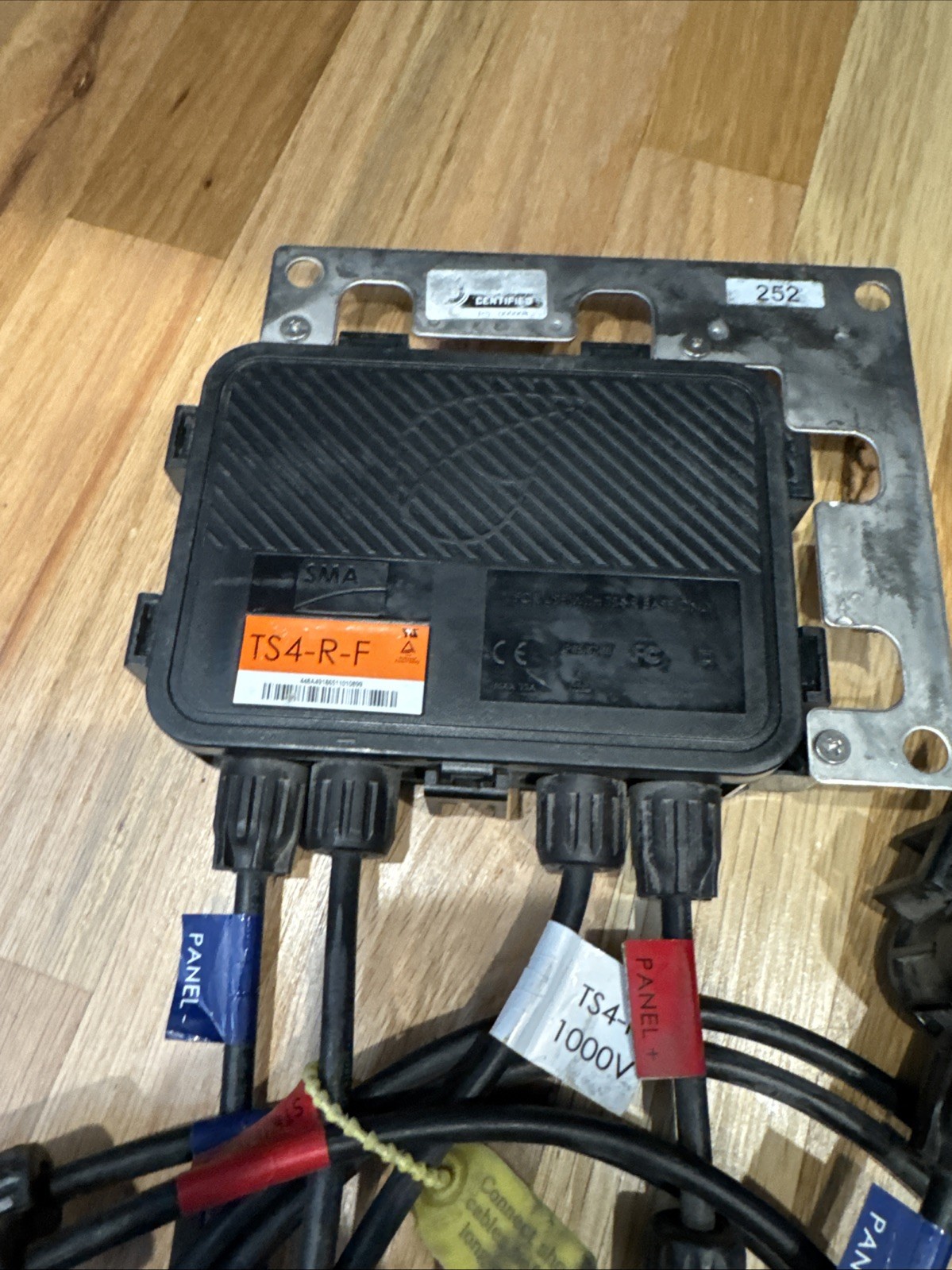 SMA Rapid Shutdown Equipment Tigo TS4-R-F with aluminum mount