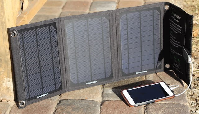 RAVPower 15W Foldable Dual-Port Waterproof Smart Solar Charger Kit RP-SC02