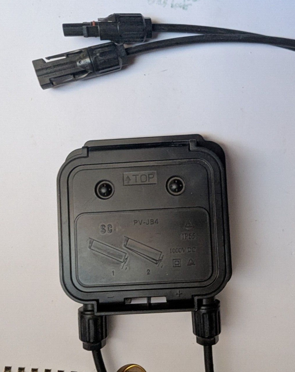 SUNCON PV JB3 SOLAR JUNCTION BOX w/CABLES & MC4 CONNECTORS